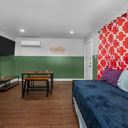 Rustic 1Br Apartment Near Medcenter-Uh-Nrg Χιούστον Εξωτερικό φωτογραφία